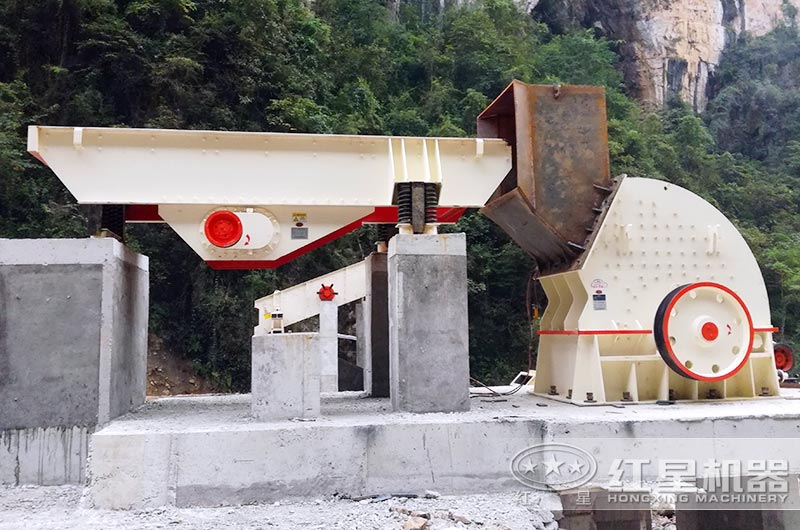 重錘式破碎機作業現場